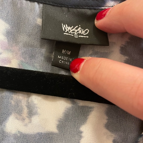 Blue and white sequin neck tank top - Size M - Picture 2 of 2